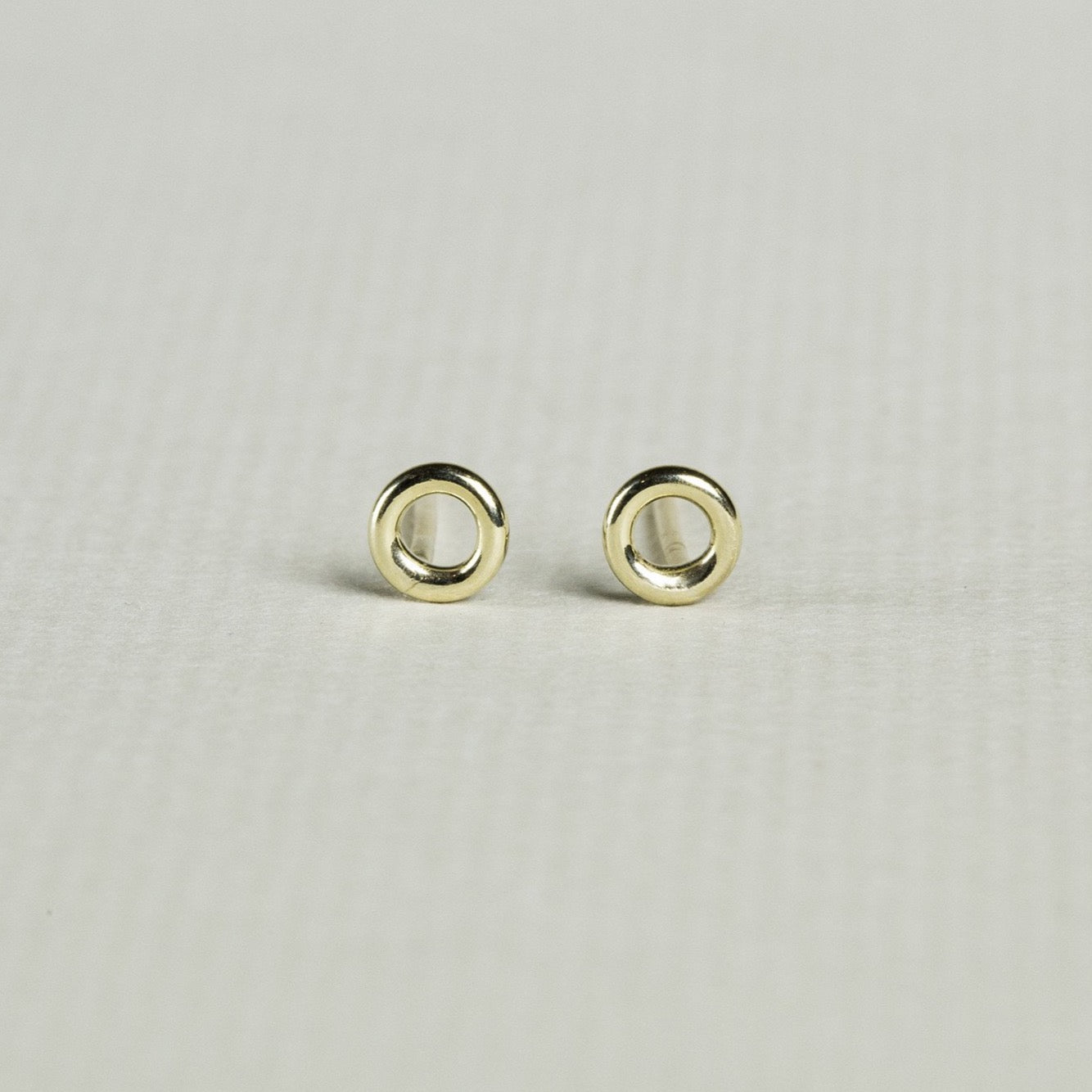 real gold, subtle, geometric - modern 'halo' earrings 