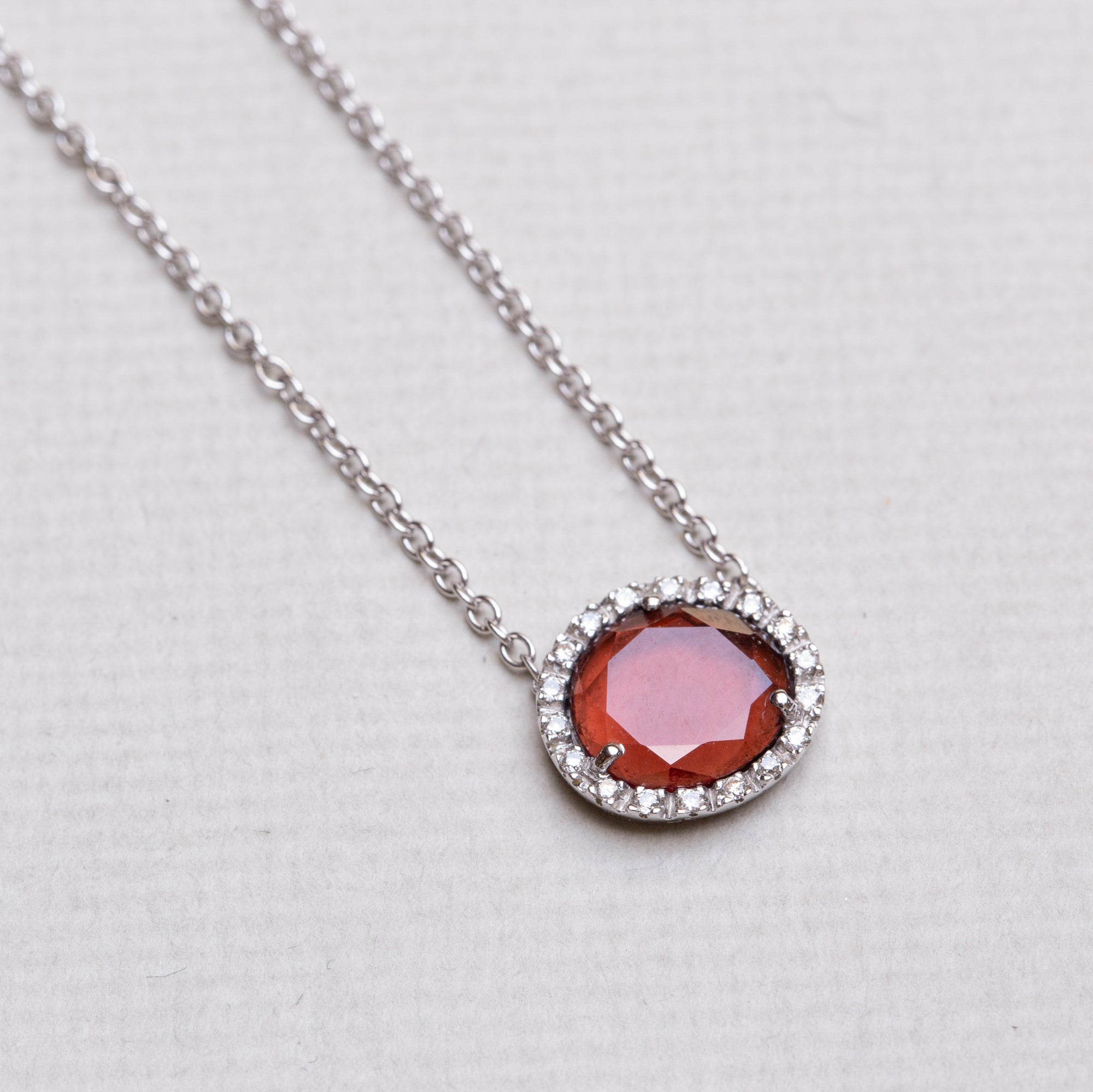 Vintage Pomellato White Gold Necklace with Garnet and Diamonds