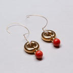 AN UNUSUAL PAIR OF 18ct Gold Clip Hoop Earrings with Coral