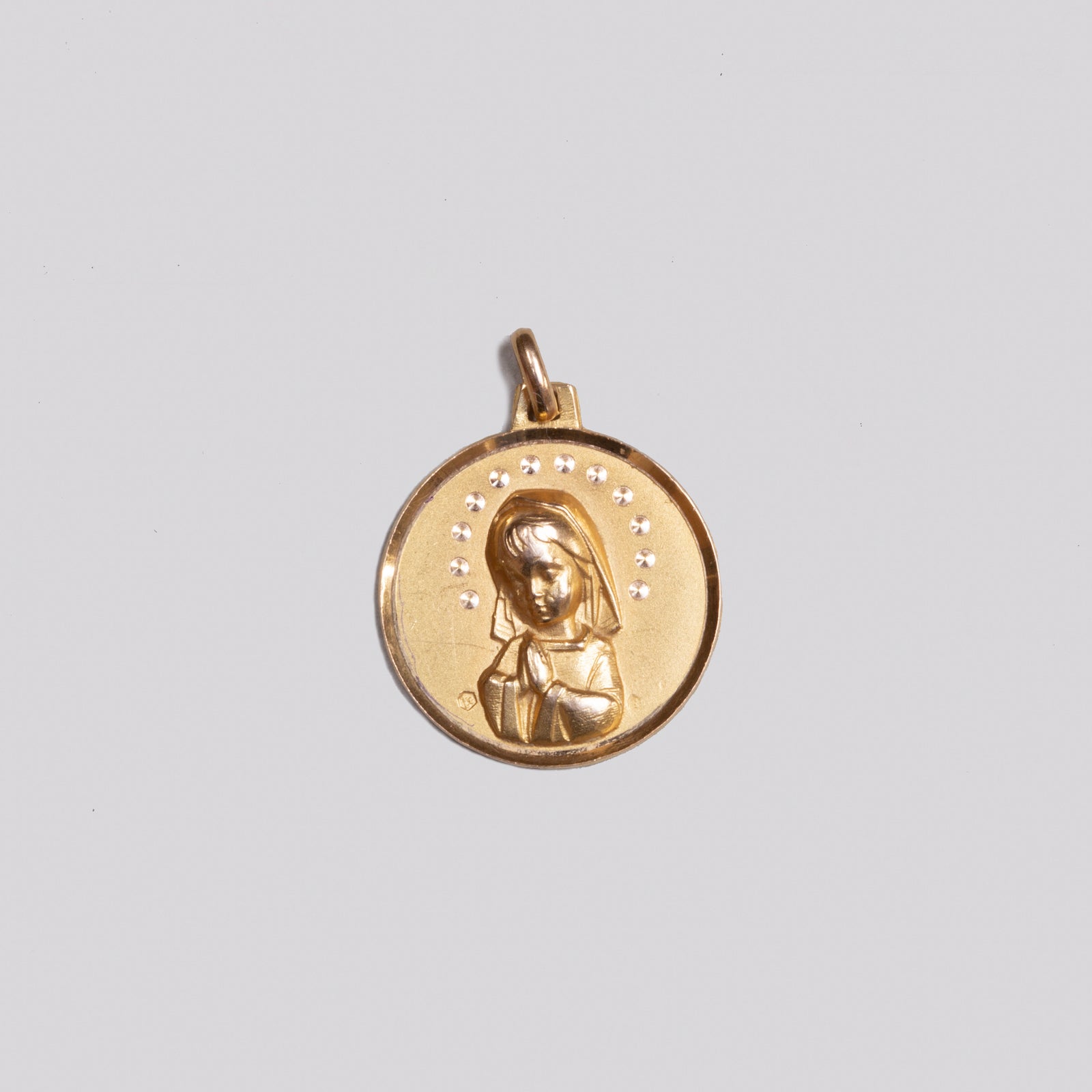 Vintage 18ct Madonna Charm Pendant