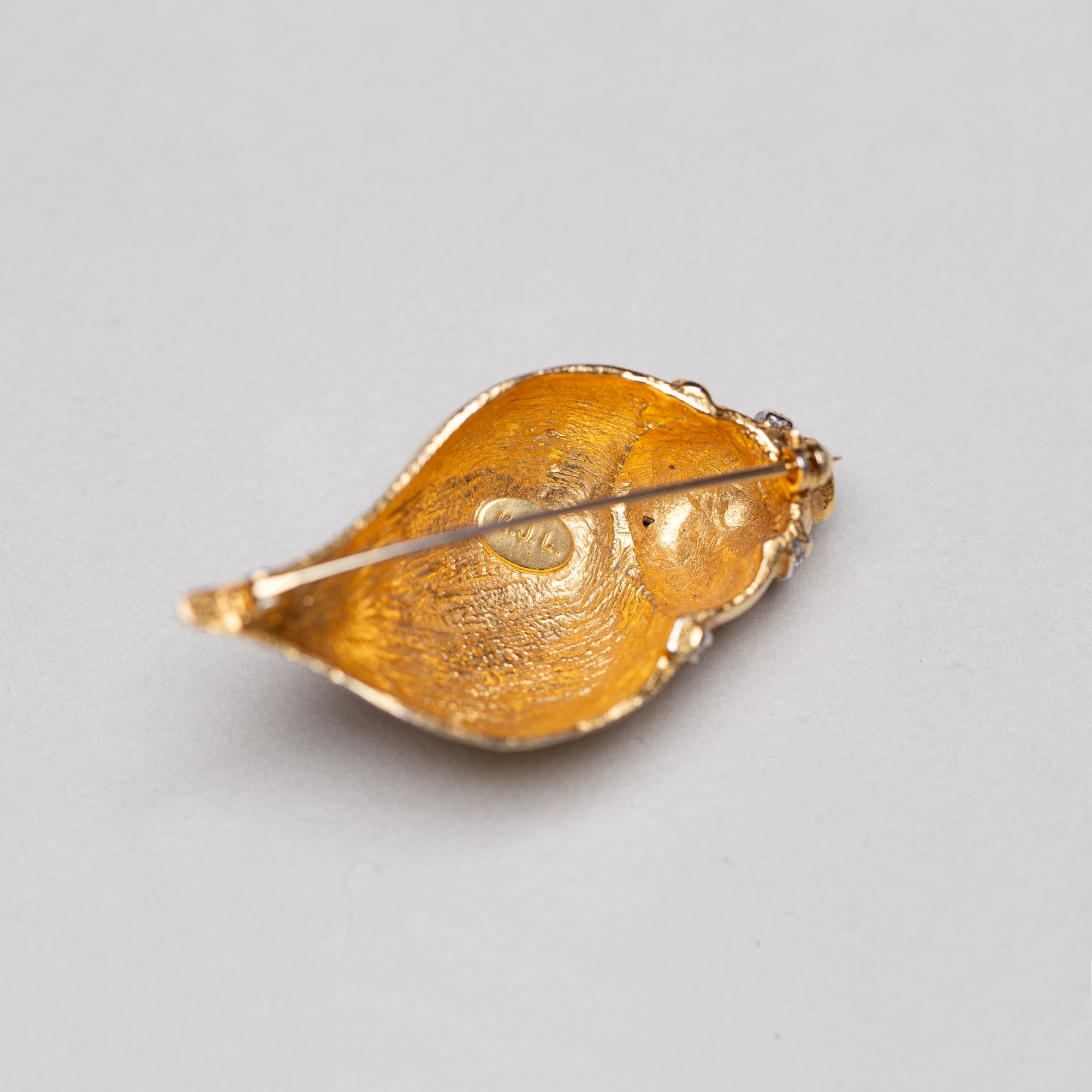 Vintage Gold Conch Shell Pendant Brooch