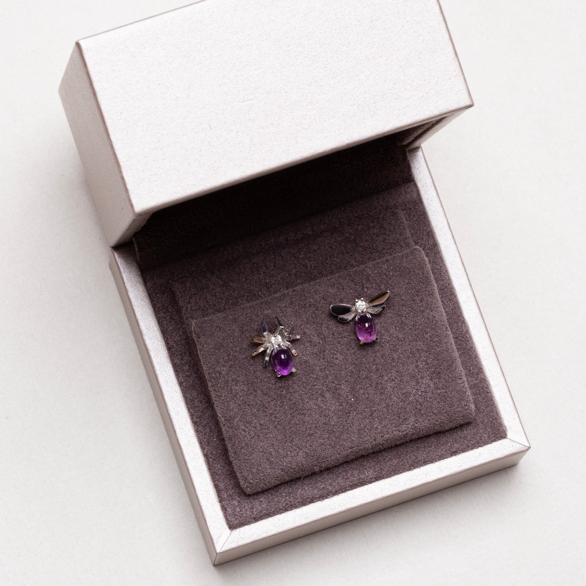 Vintage Chaumet White Gold Stud Earrings with Diamond and Amethyst
