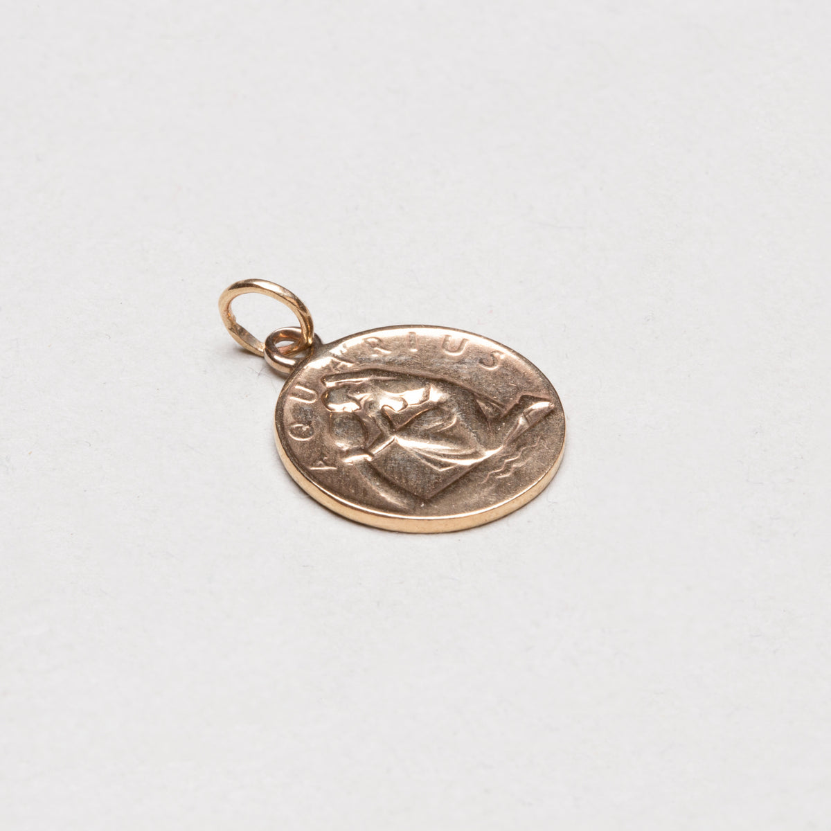 Vintage 9ct Gold Aquarius Charm Pendant