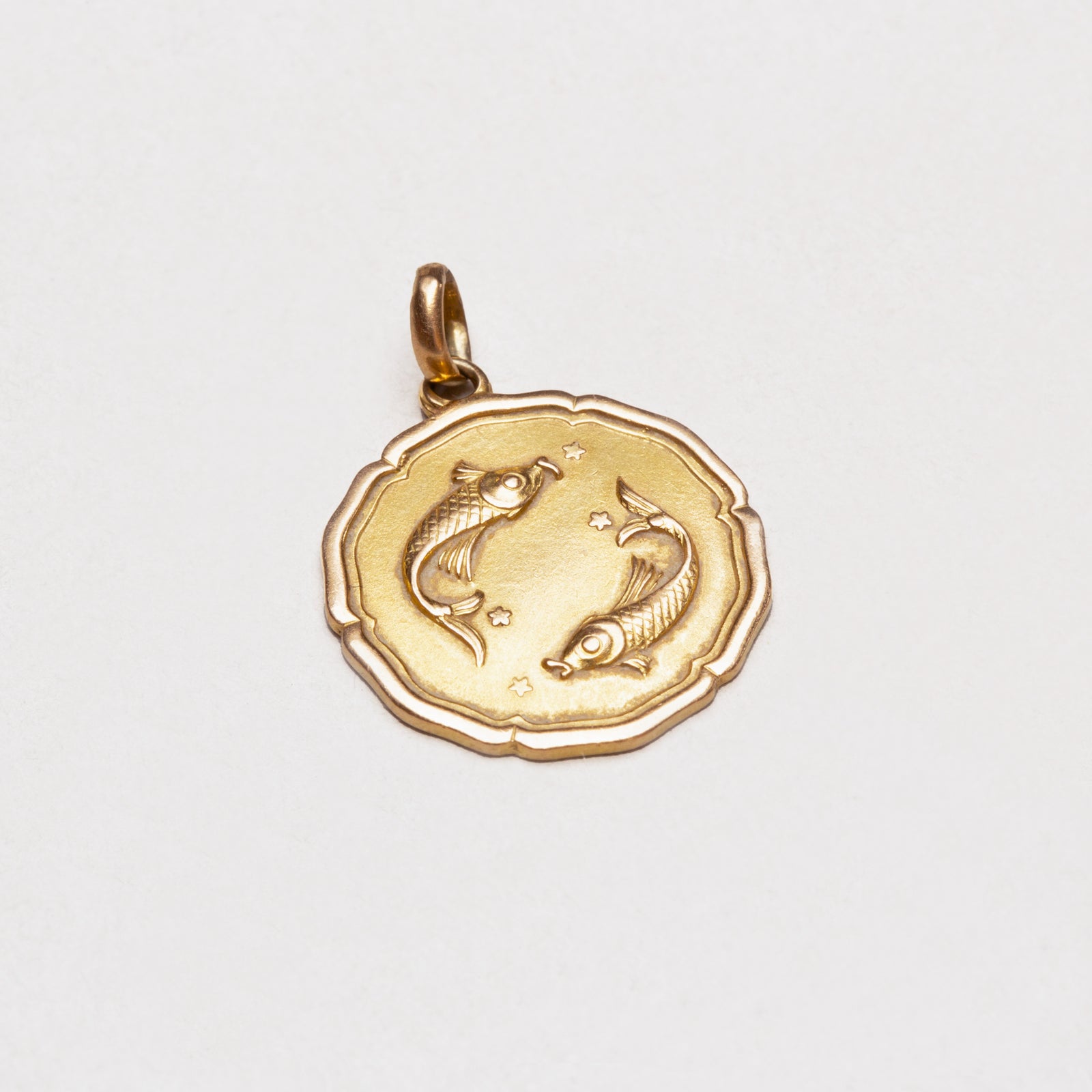 Vintage 18ct Gold Pisces Charm Pendant