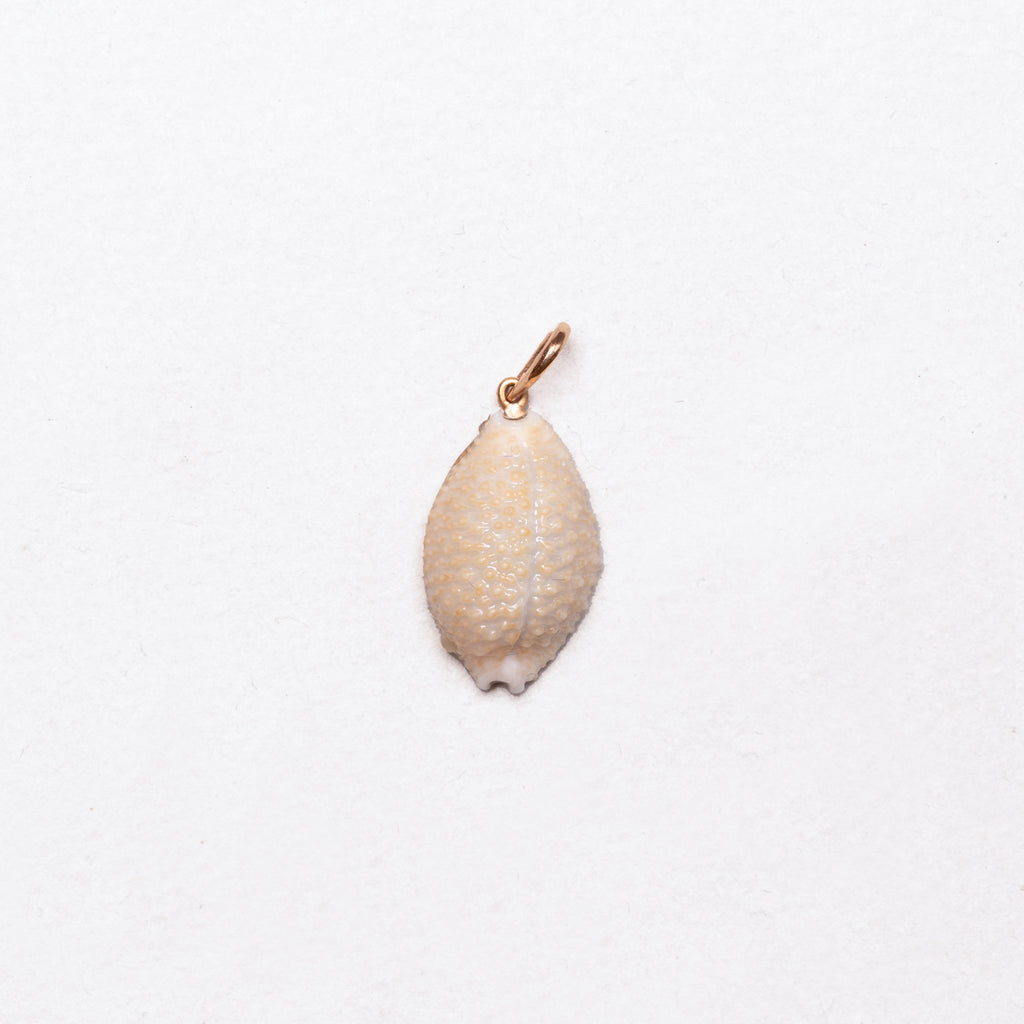 Villa Milano Shell Charm Pendant