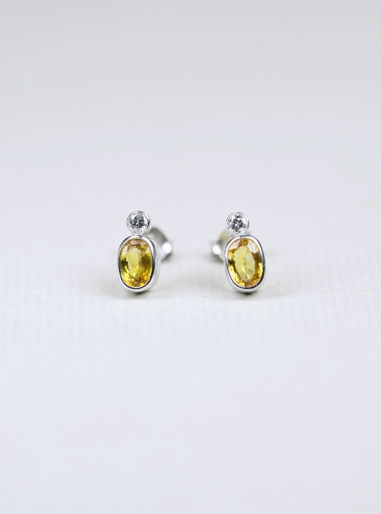 Vintage White Gold Earrings with Diamond and Yellow Sapphire