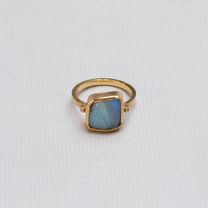 18ct Gold Opal Ring