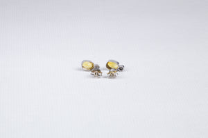 Vintage White Gold Earrings with Diamond and Yellow Sapphire