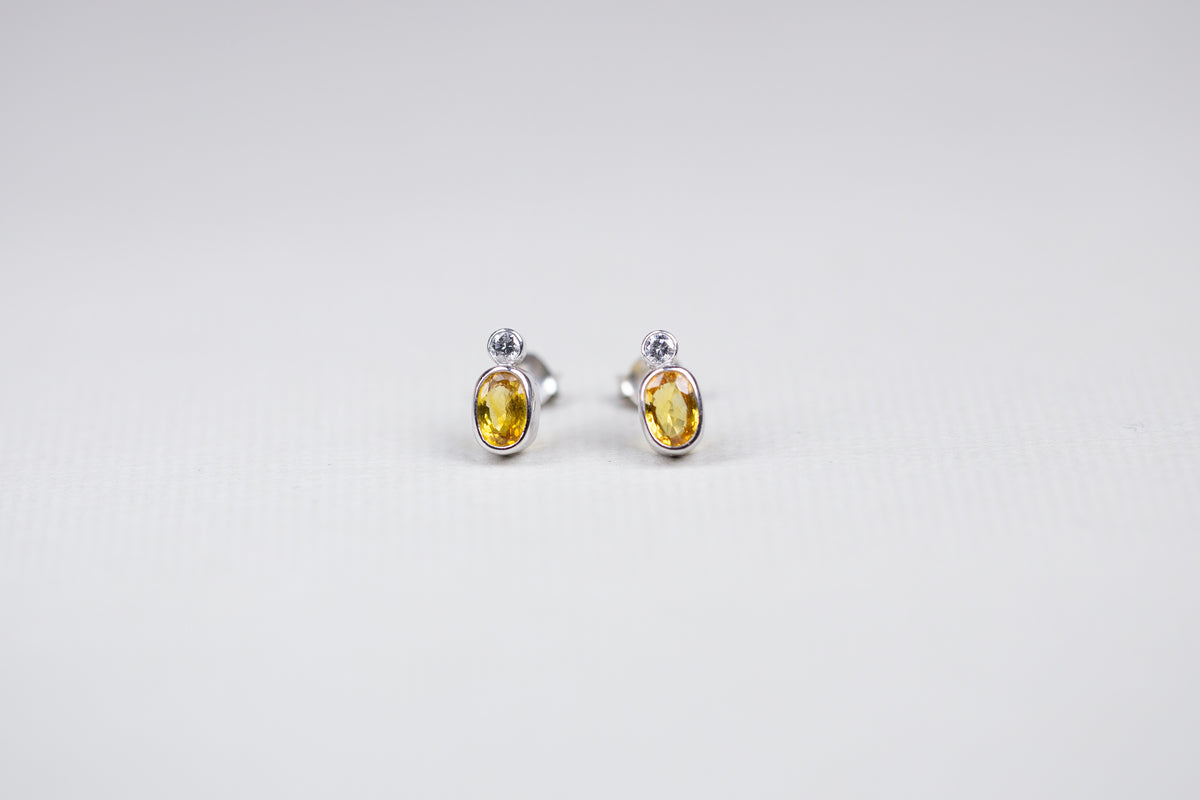 Vintage White Gold Earrings with Diamond and Yellow Sapphire