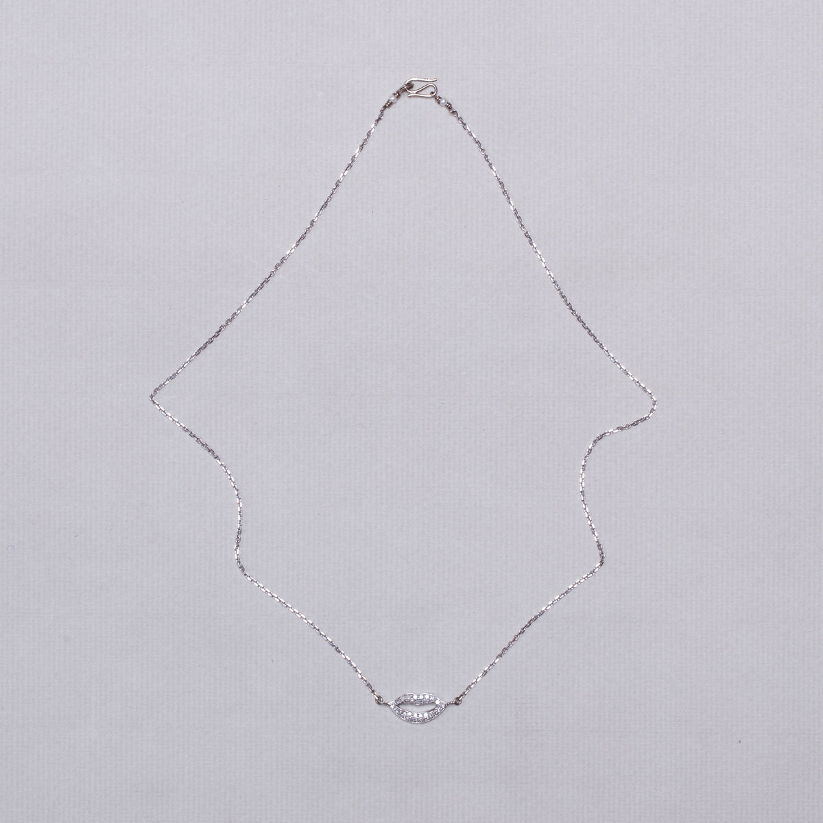 Pavé Diamond Lips Pendant Necklace