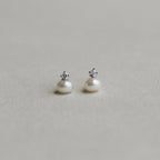 wonderful freshwater pearls with cubic zirconia 'crown'