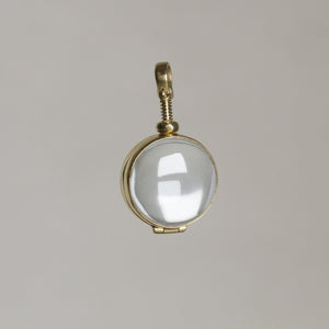 everything about this locket screams gorgeous - the playfulness of the design, the elegant look and its fantastic history 