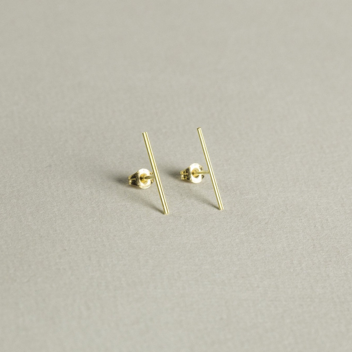 delicate line accents for minimalists