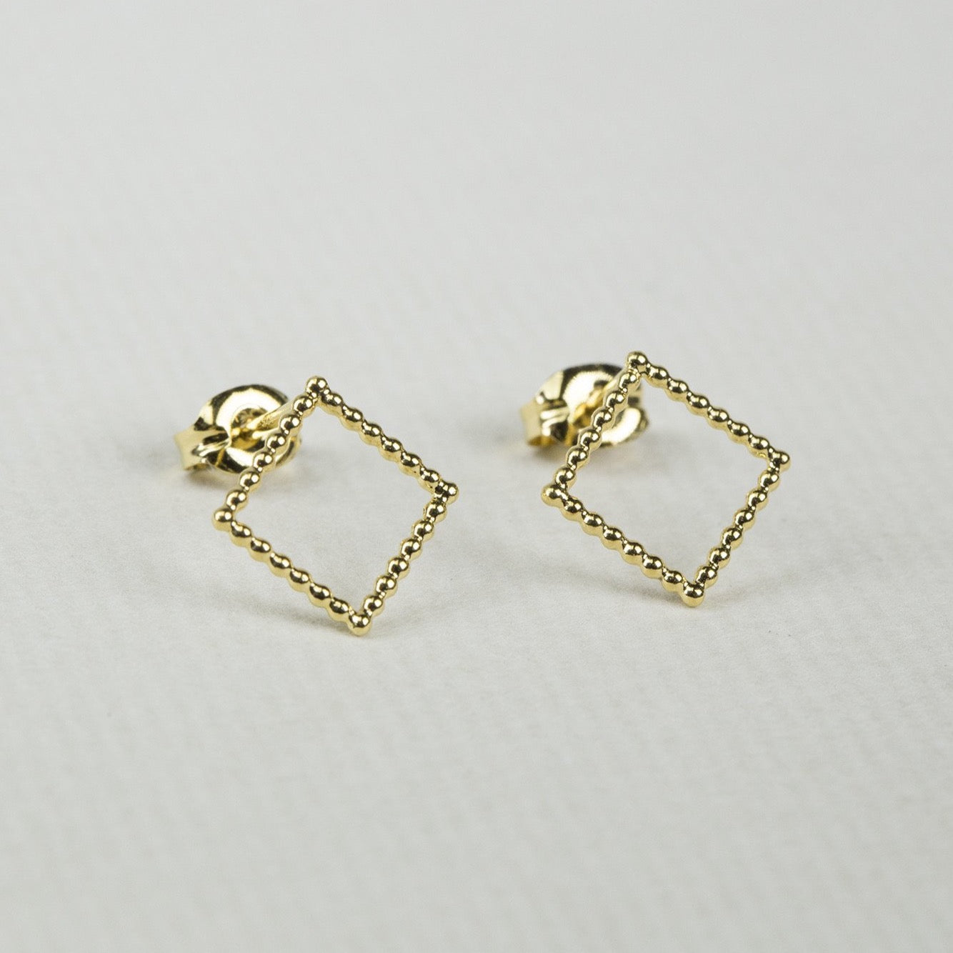 Fantastic beaded squares form Yoriko Mitsuhashi