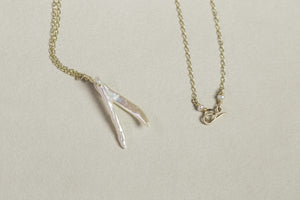 made of 9 carat gold chain and freshwater pearls this necklace is a dream!