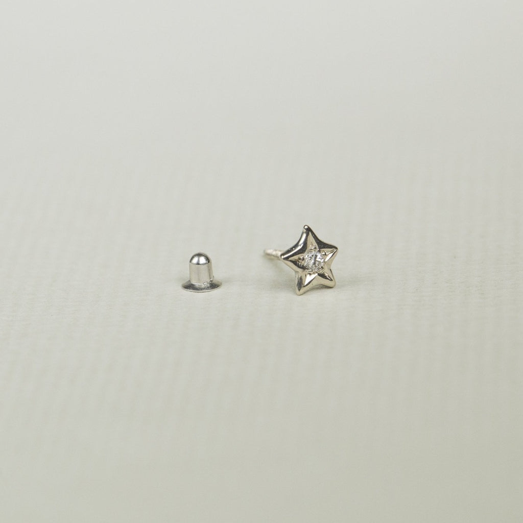 beautiful light earring to keep in your ear 24/7